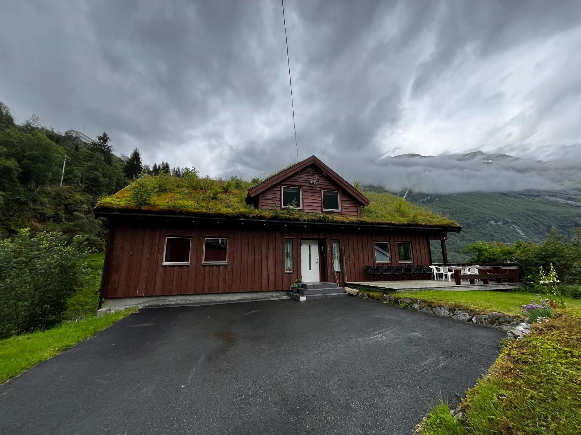 Fossen Accommodation Geiranger Exterior foto